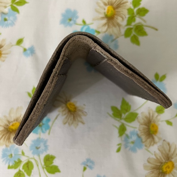 Handmade Genuine Leather Wallet - Picture 4 of 5